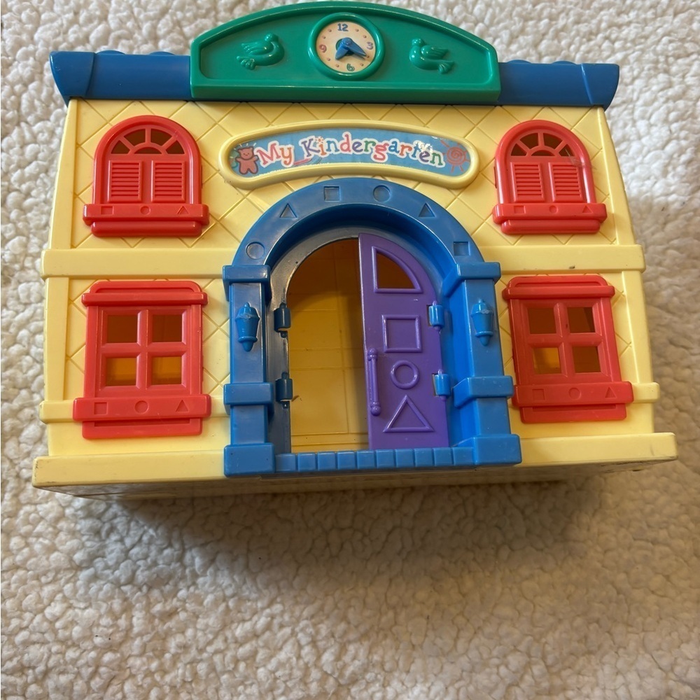 School Dollhouse MY KINDERGARTEN Plastic Building Vintage 90's Toy
